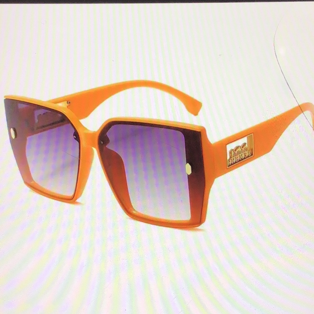 ✅FIRM PRICE✅Y2K Square Fashion Sunglasses